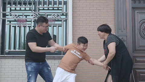 我的“救星”奶奶,隔代教育到底有哪些危害?